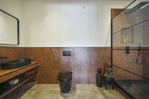 bedroom 1 ensuite- click for photo gallery